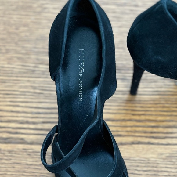 Black Velvet strappy stilettos by BCBGeneration - Picture 4 of 5